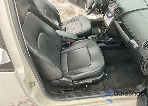 2010 Volkswagen New Beetle z USA, uszkodzony, nr VIN 3VWRW3AG2AM015792